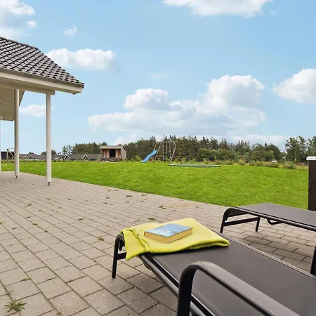 Holiday home Stunning In With Sauna Spottrup